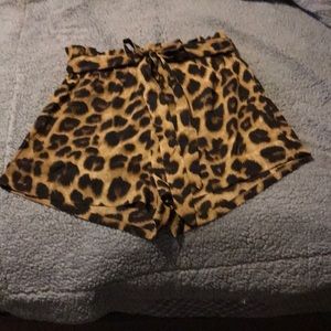Light leopard print tie shorts
